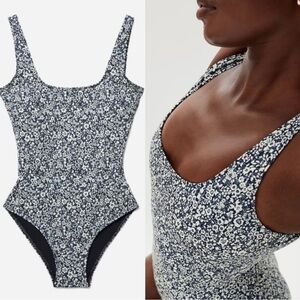 Everlane The Square Neck One Piece Swimsuit In Navy Floral Size Small